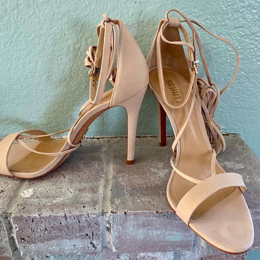 Brand new beige SCHUTZ heels with straps!